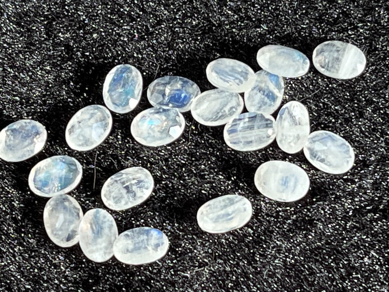Moonstone, Oval, Faceted, Rainbow Cabochon Pear 5x7mm (1pc)