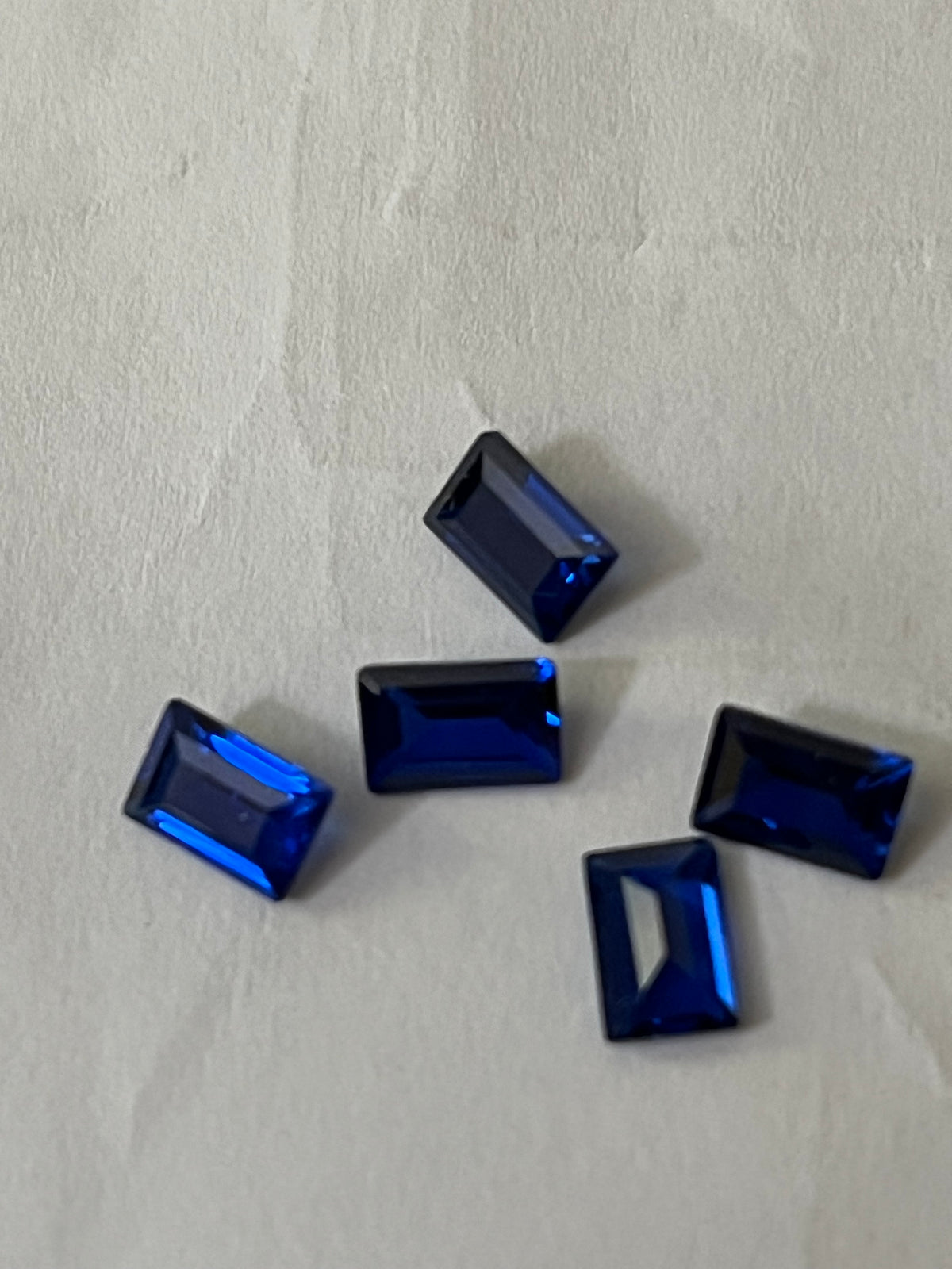 Lab Spinel Blue Baguette 4x6mm (5pc)