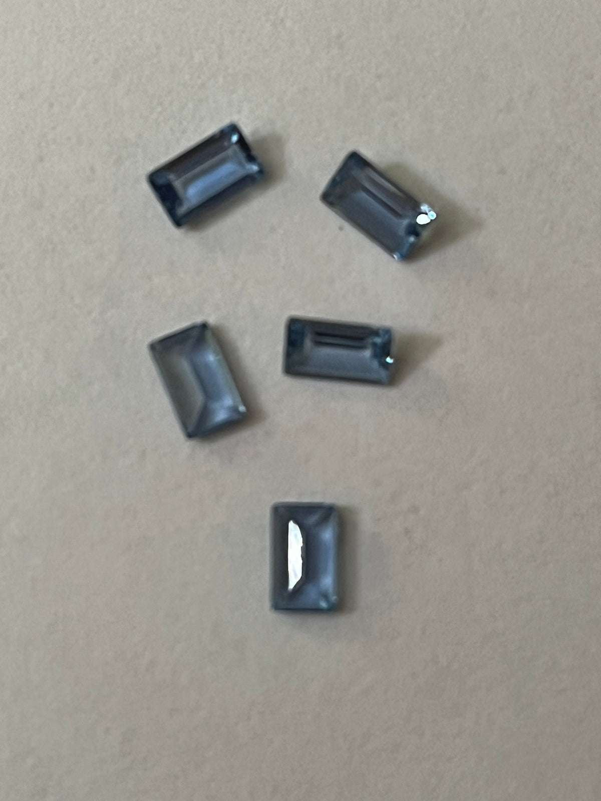 Lab Spinel Brilliant Blue Baguette 3x5mm (5pc)