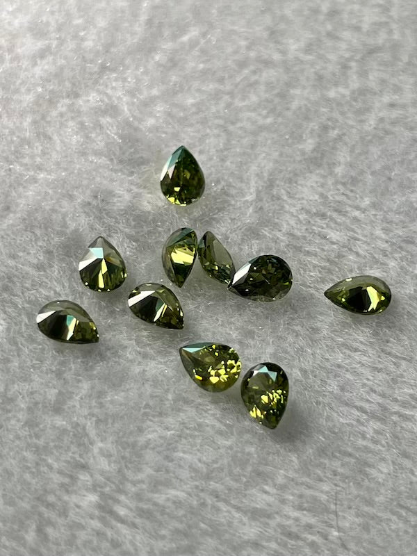 Cubic Zirconia Peridot Green Pear - Various Sizes (5pc)