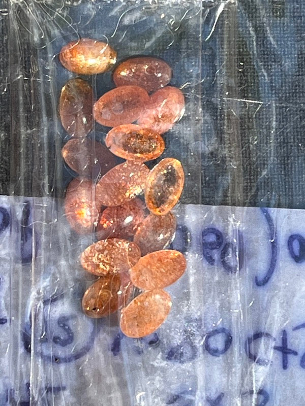 Sunstone Cabochon Oval 3x5mm (1pc)