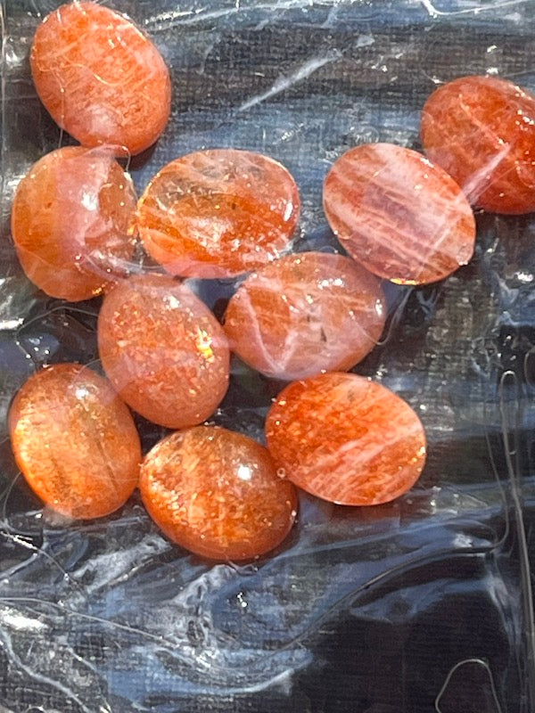 Sunstone Cabochon Oval 5x7mm (1pc)
