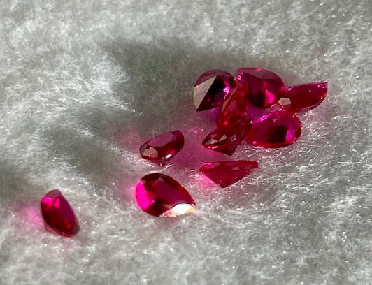 Lab Ruby, Fuchsia Pink Pear Gem 5x7mm (5pc)