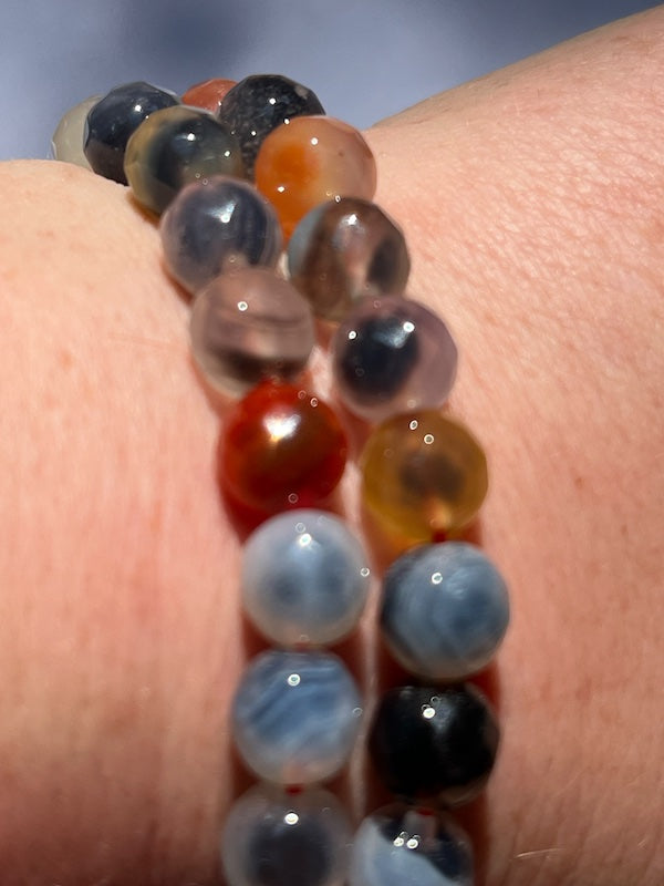 Bracelet Candy Agate in a variety of colours, faceted 8mm agate beads