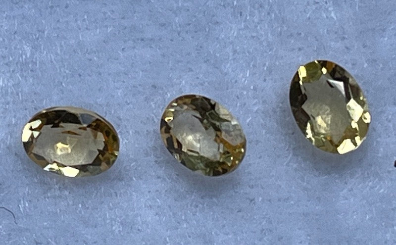 Citrine (Natural), Faceted light,golden yellow, Oval