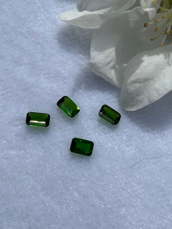 Chrome Diopside Rectangle 6x4mm (1pc)