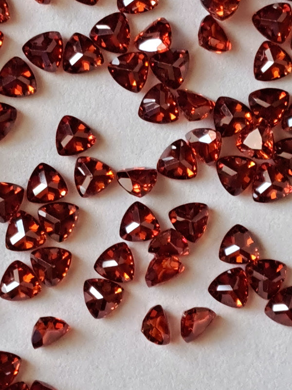 Cubic Zirconia 5A Garnet Trillion Gems 3mm & 6mm (5pc)