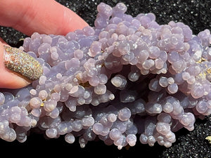 lots of depth in this grape agate crystal
