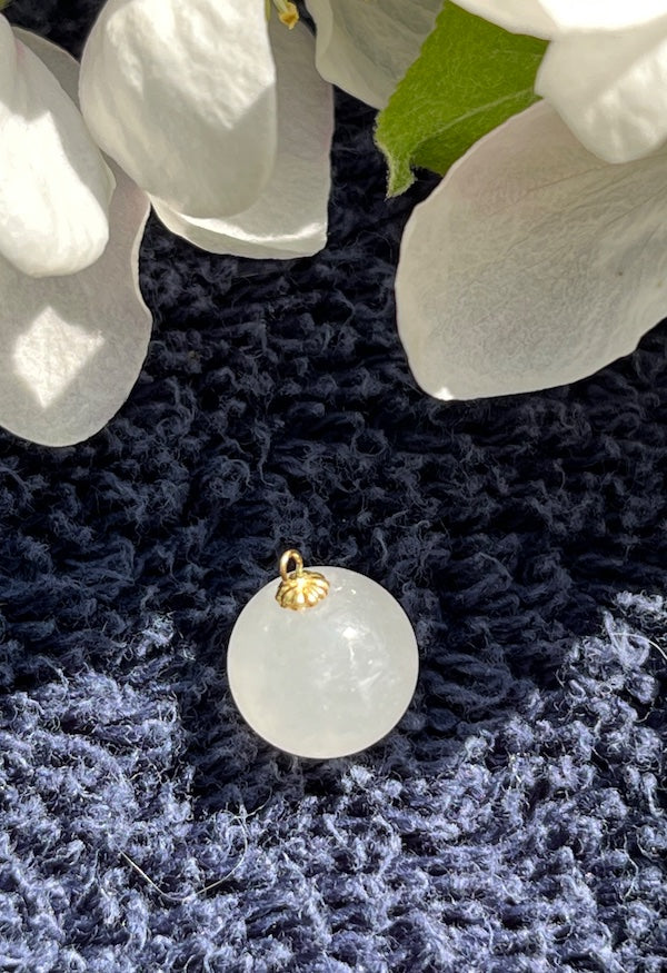 Hetian White Jade Bead with real 18 karat gold clasp