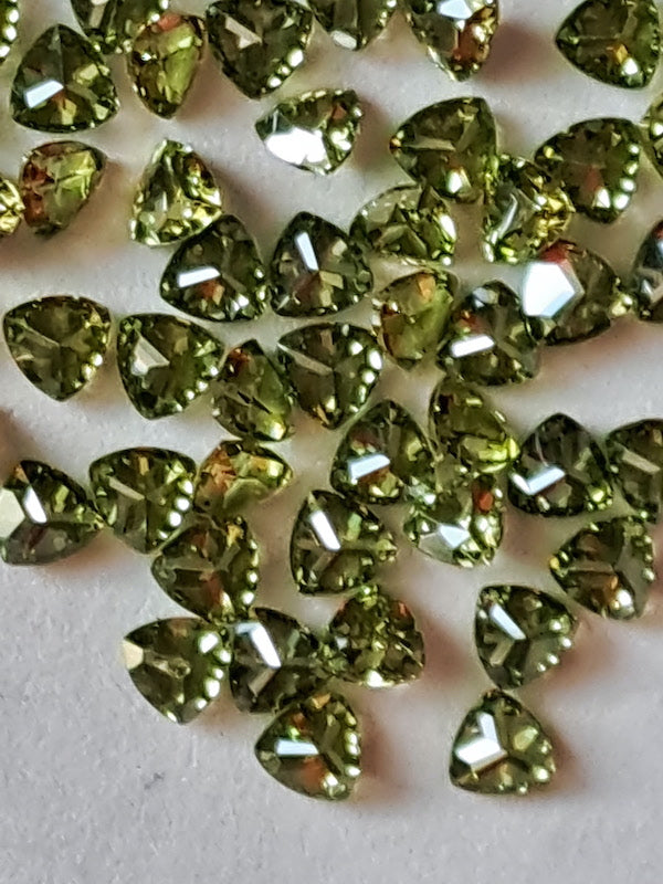 Cubic Zirconia Olive, Peridot Trillion 3mm (10pc)