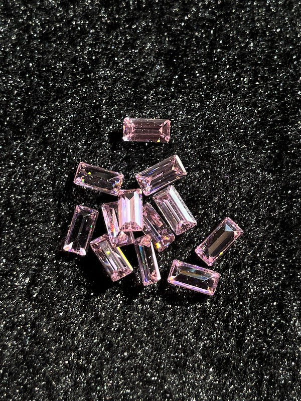 Cubic Zirconia Pink Baguette 4x8 (5pc)