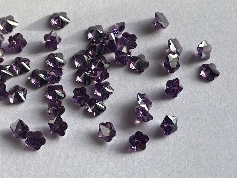 Cubic Zirconia Flower shape, faceted, 5mm, various colours (5pc)