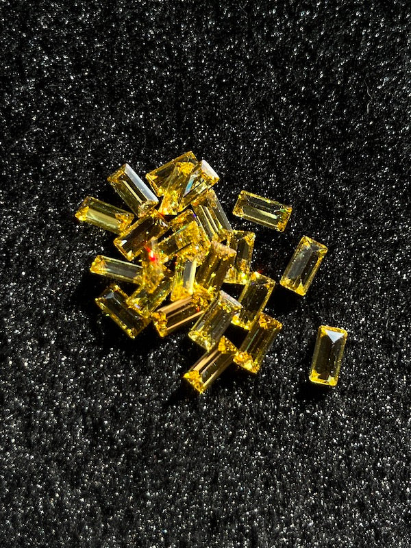 Cubic Zirconia Yellow Baguette 4x8 (5pc)