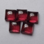 Garnet Cabochon Square 4mm (1pc)