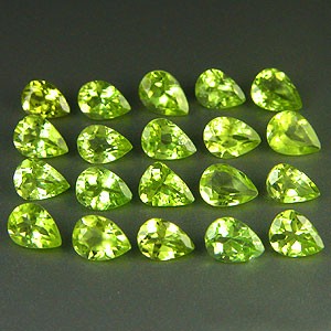 Peridot (Natural) Green Gem Pear 4x2mm (1pc)