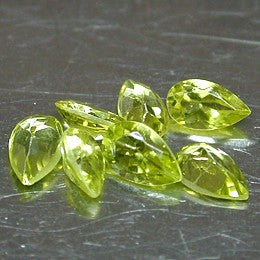 Peridot (Natural) Green Gem Pear 5x3mm (1pc)