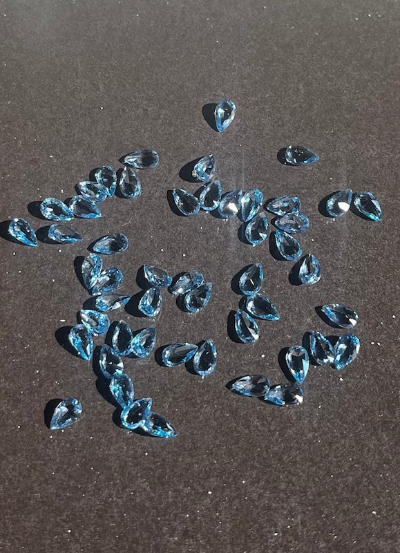Lab light Blue Pear 3x5 (5pc)