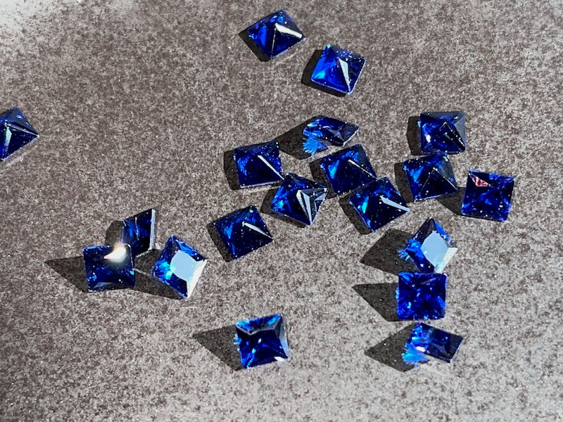 Lab Sapphire Blue Square 5mm (5pc)
