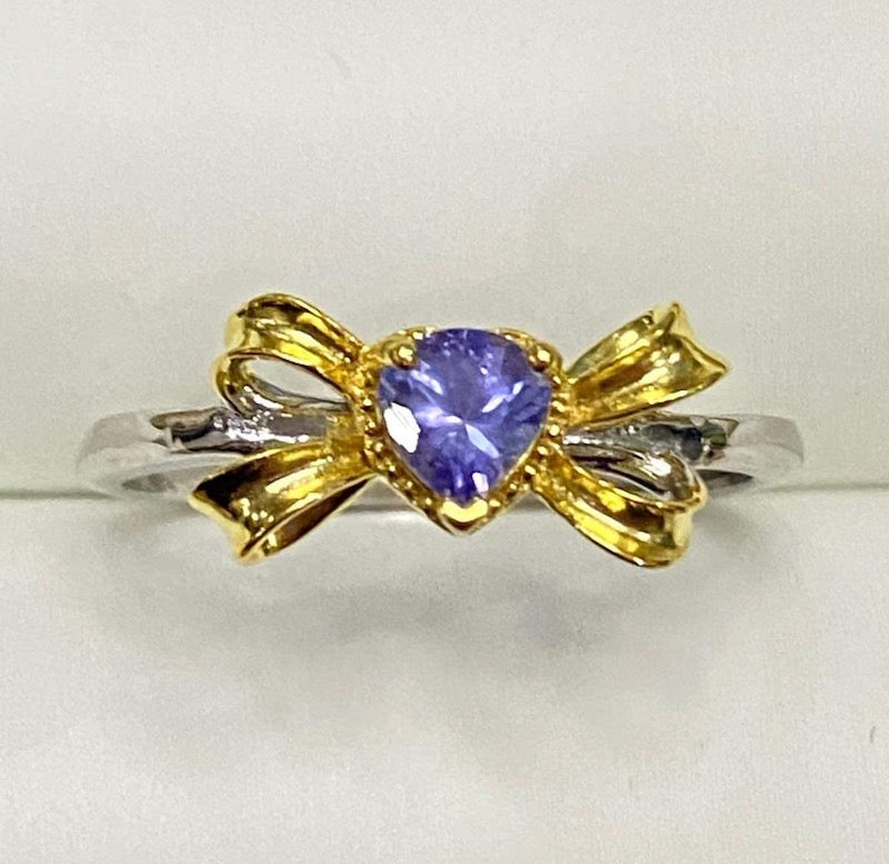 Ring, Blue Tanzanite Bow set in Silver and gold, adjustable band